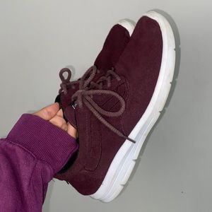 Burgundy Vans like new